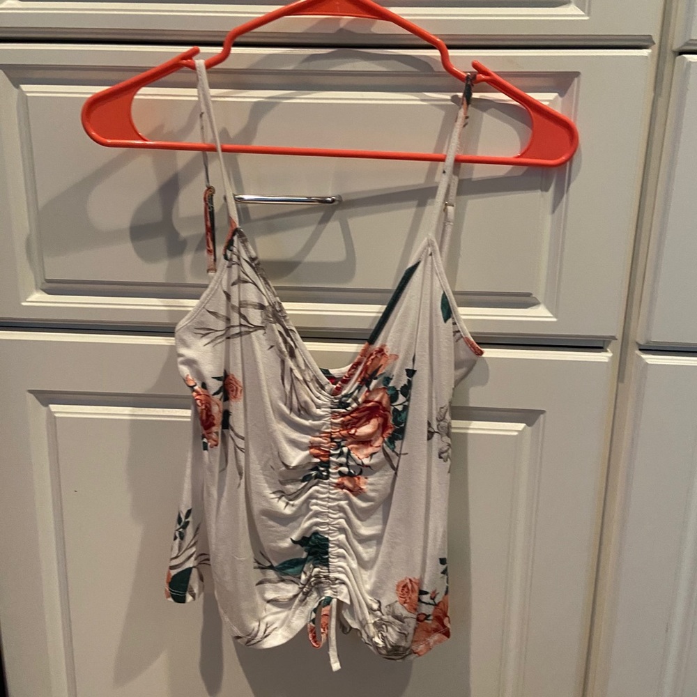 Guess- crop top L